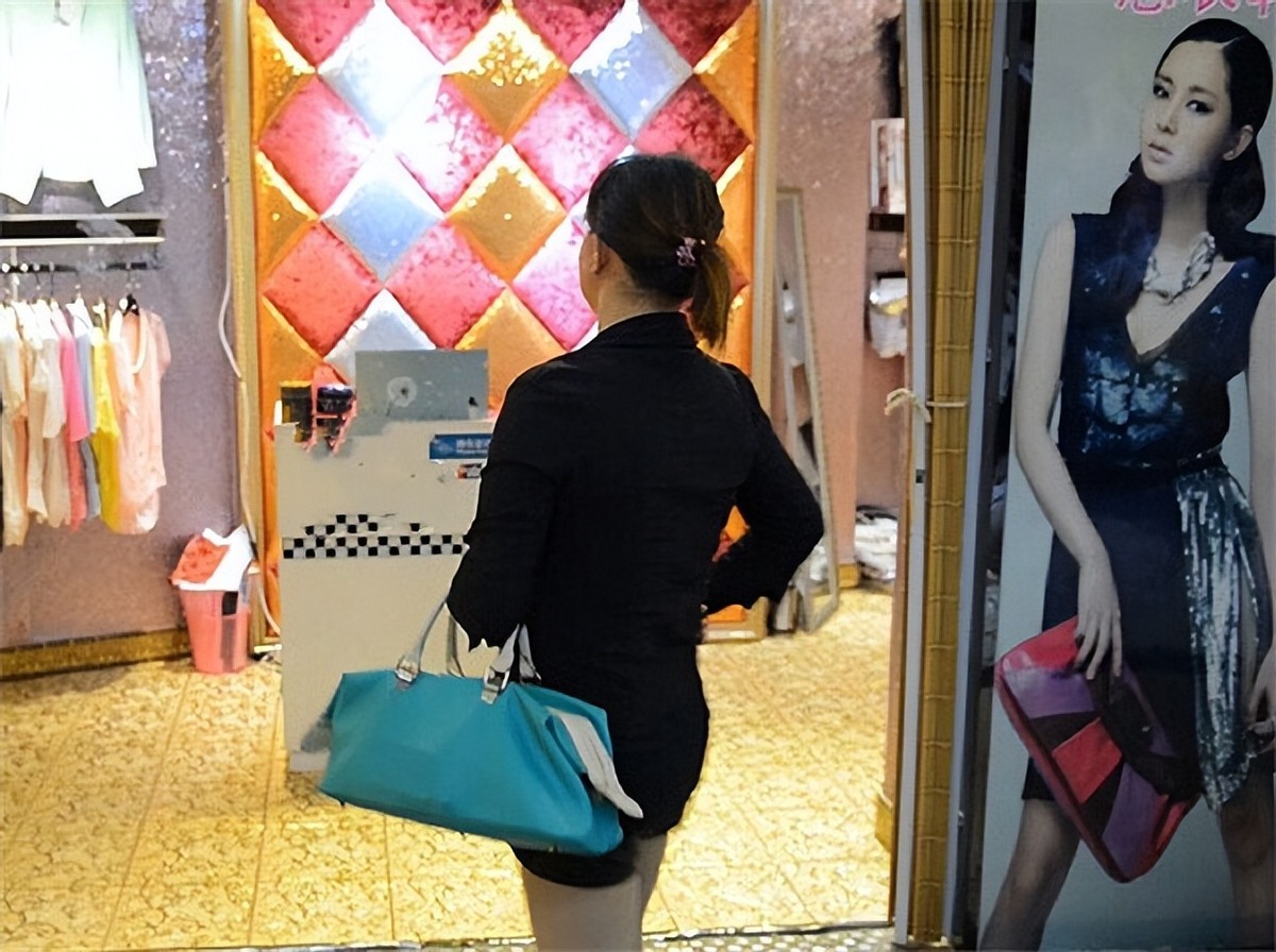 揭秘“双性人”真实生活！上身女人下身男人，为避险独居深山40年