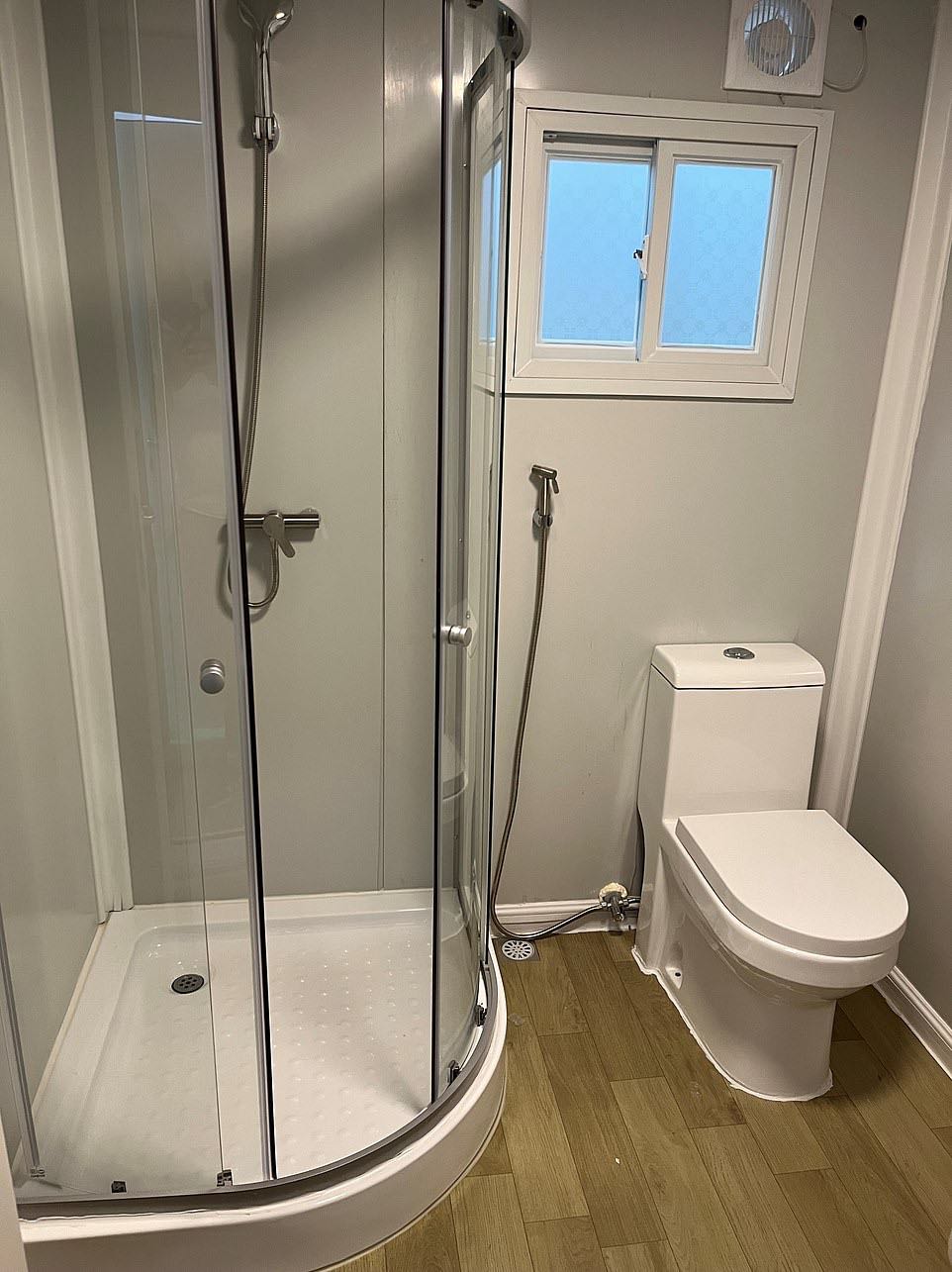 卡塔尔世界杯集装箱房,世界杯球迷暴怒