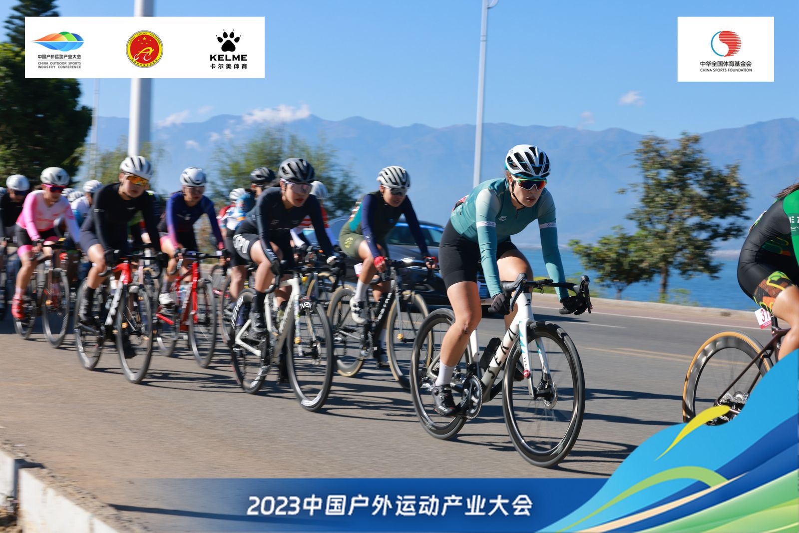 品牌户外运动冲锋衣清仓,户外冲锋衣经常断货