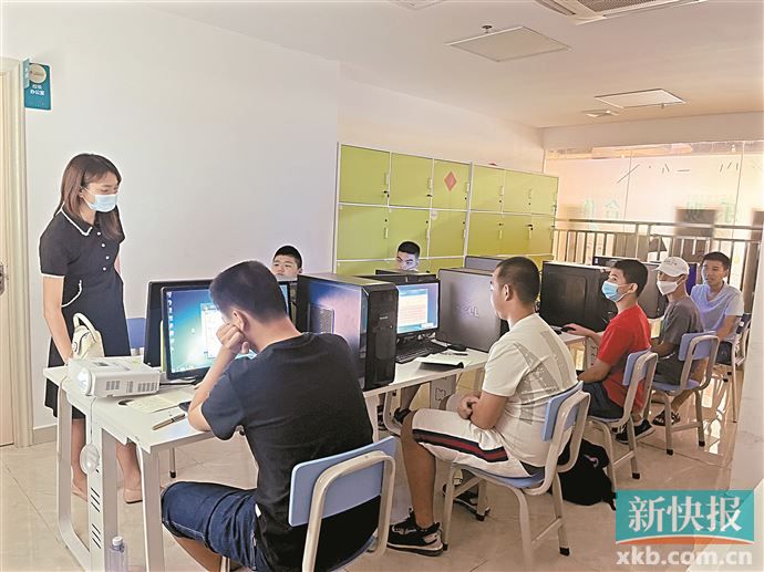 父母渐渐苍老容颜,父母渐渐老去的情形