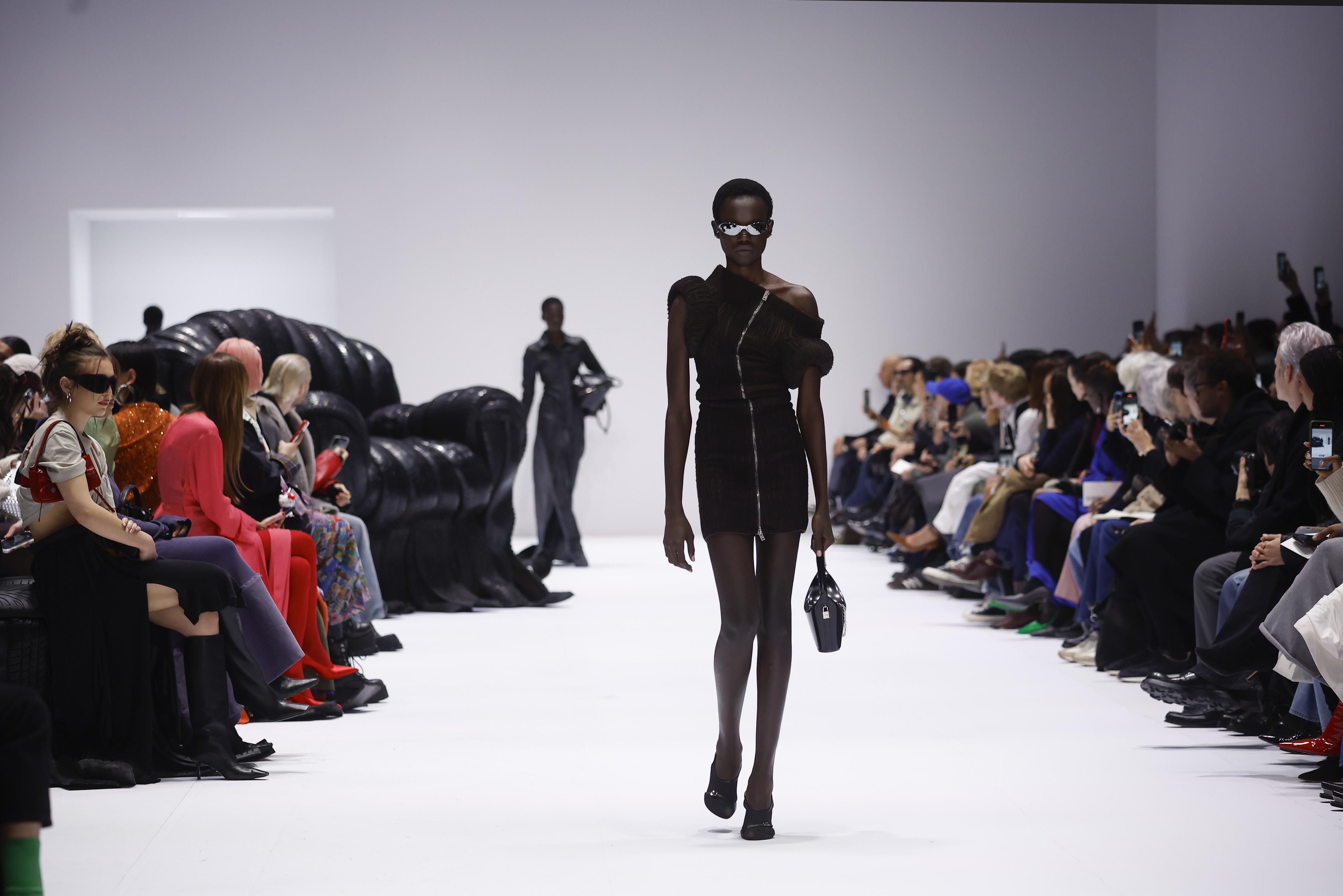 巴黎时装周acnestudios时间,国际奢侈品牌时装秀