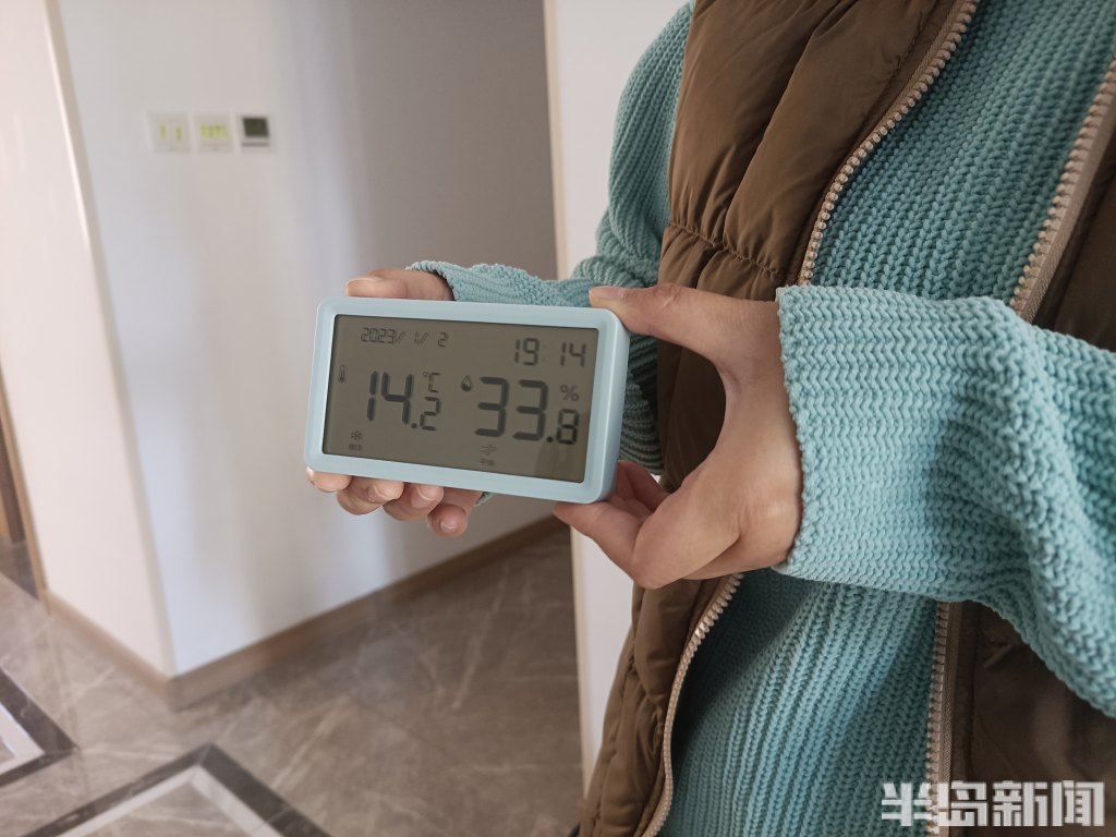 供暖公司回答业主天气寒冷,暖气不热业主找供热工作人员报警