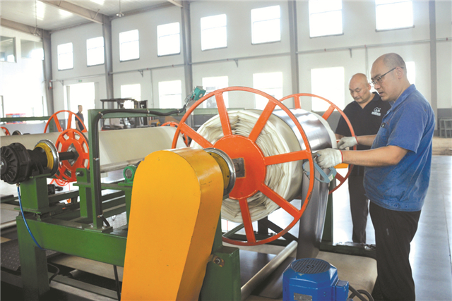 文登润通橡胶集团,文登润通橡胶车间照片