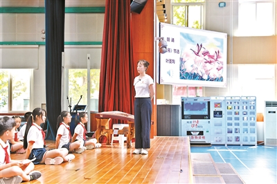 00后教师上课时的样子,00后老师上课时的内心活动