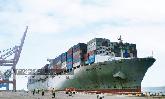 北部湾港集装箱船,20万吨级集装箱船常态化靠泊