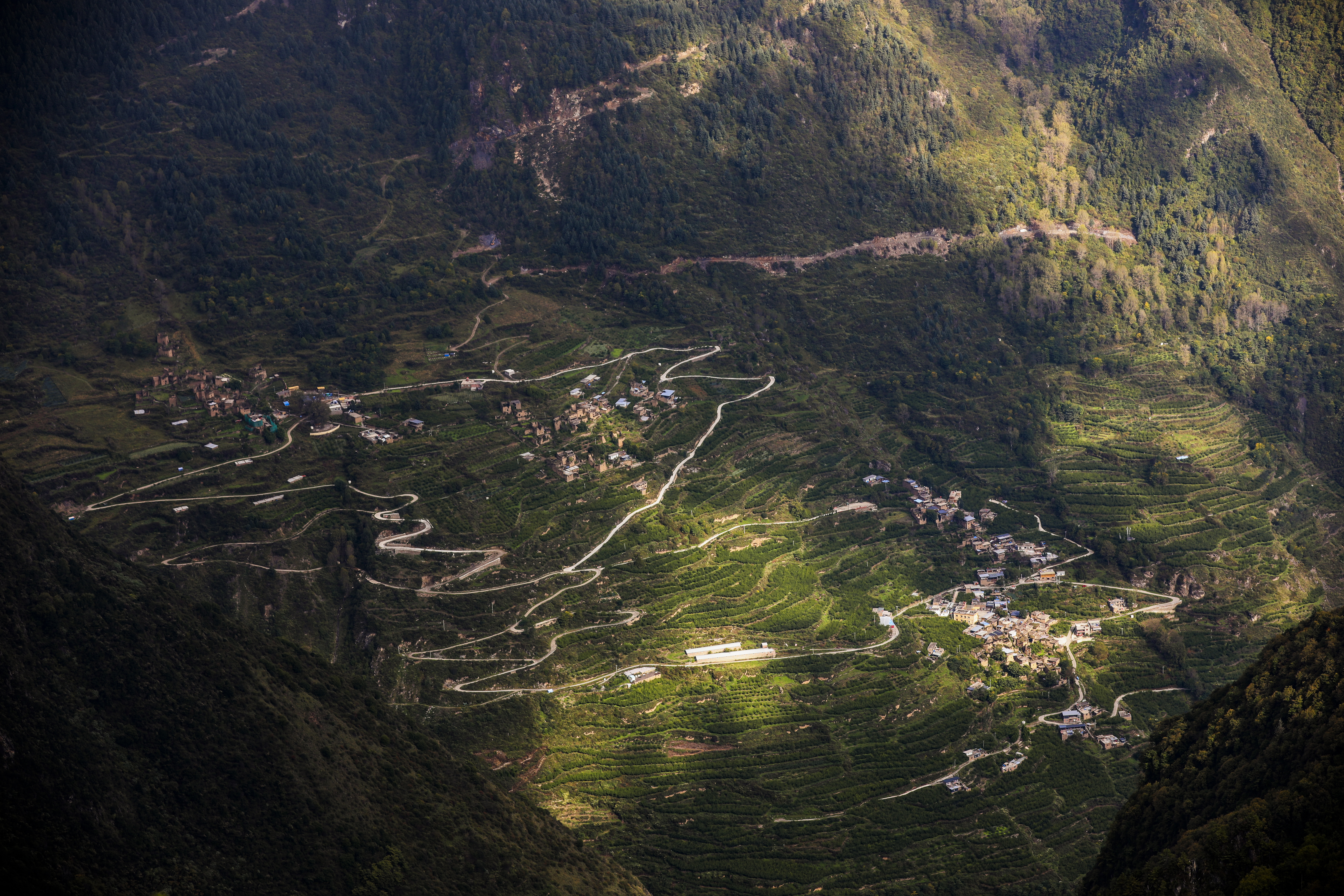羌族妹子易川直播间,羌妹子易川