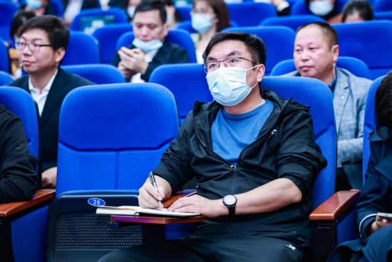 悠悠书香两地情杭阿携手育未来