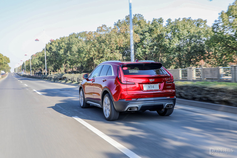 试驾23款凯迪拉克xt4豪华版,凯迪拉克xt4有48v可以省多少油
