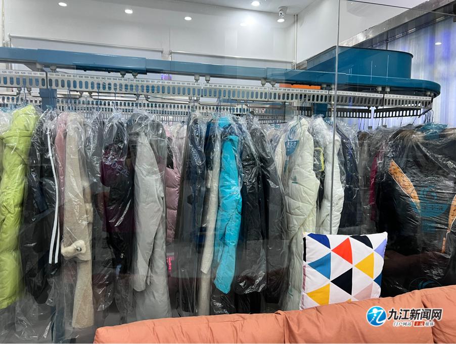 寒潮造访浔城，天冷带暖了商家