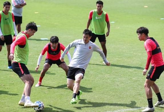 国足主帅新人选外籍教练,国足国脚候选