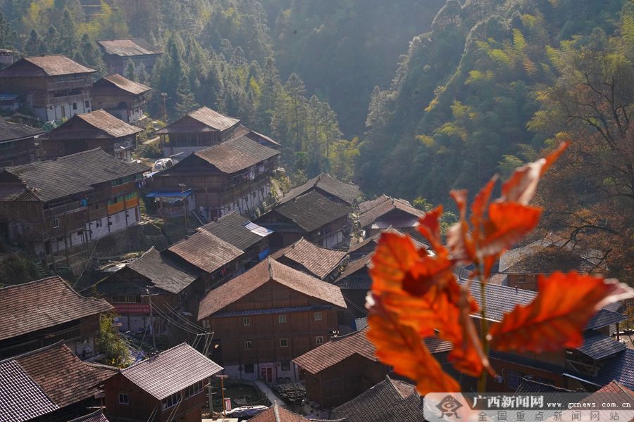 广西融水苗寨雪景如诗如画,广西融水苗寨全景图