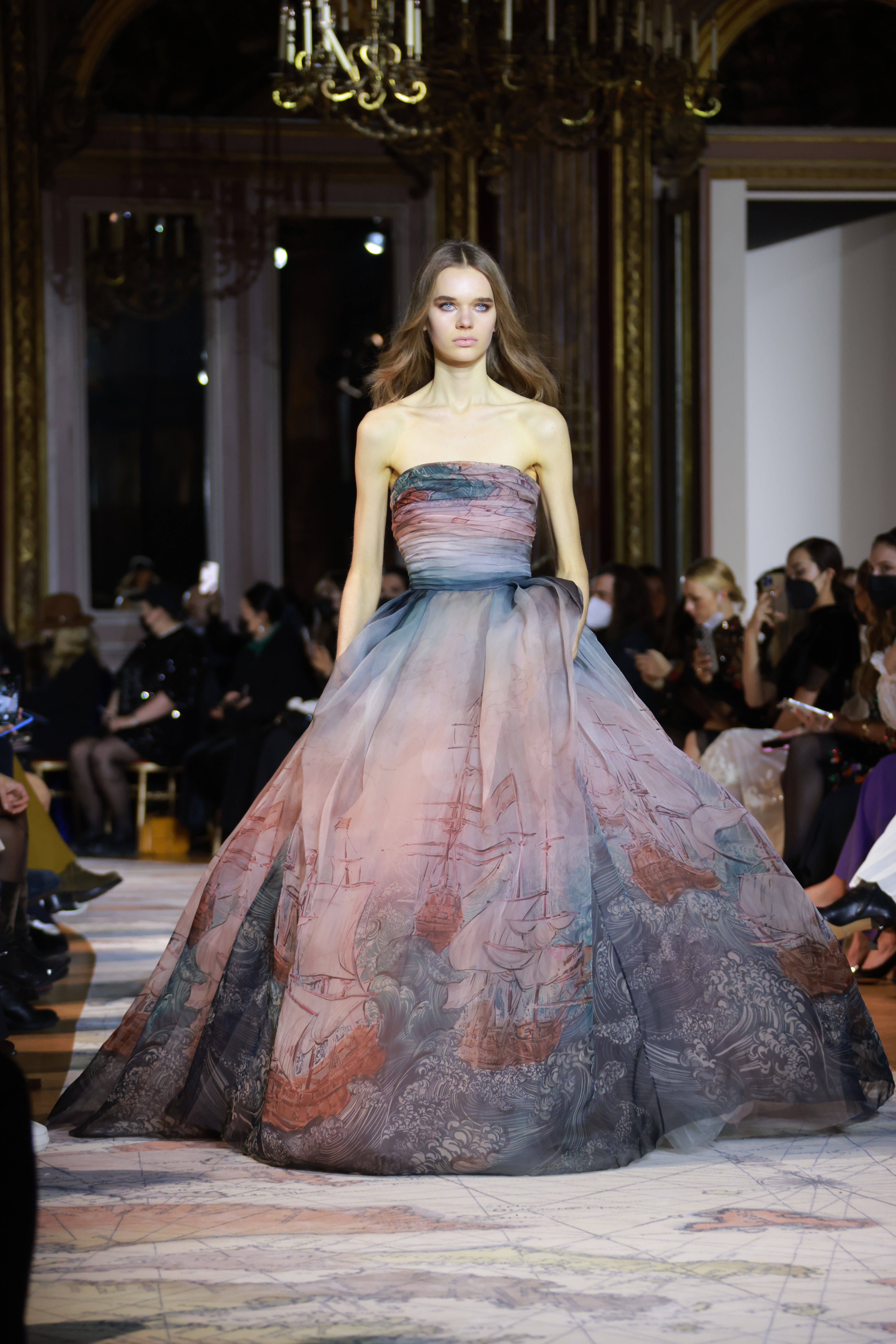 巴黎时装周2024高定,巴黎时装周2022高定