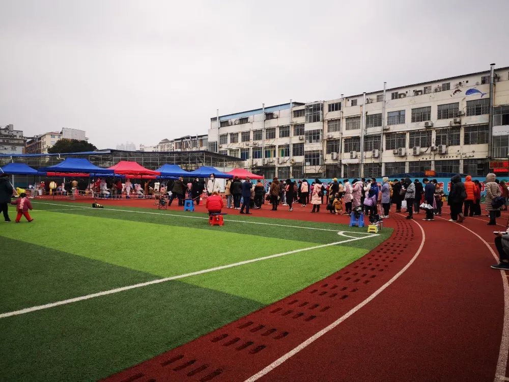 百色加油希望疫情早日过去,百色加油致敬抗疫一线医护人员