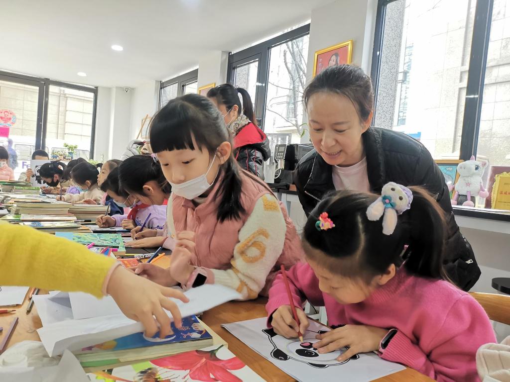 冰墩墩迎新生,冰墩墩迎开学