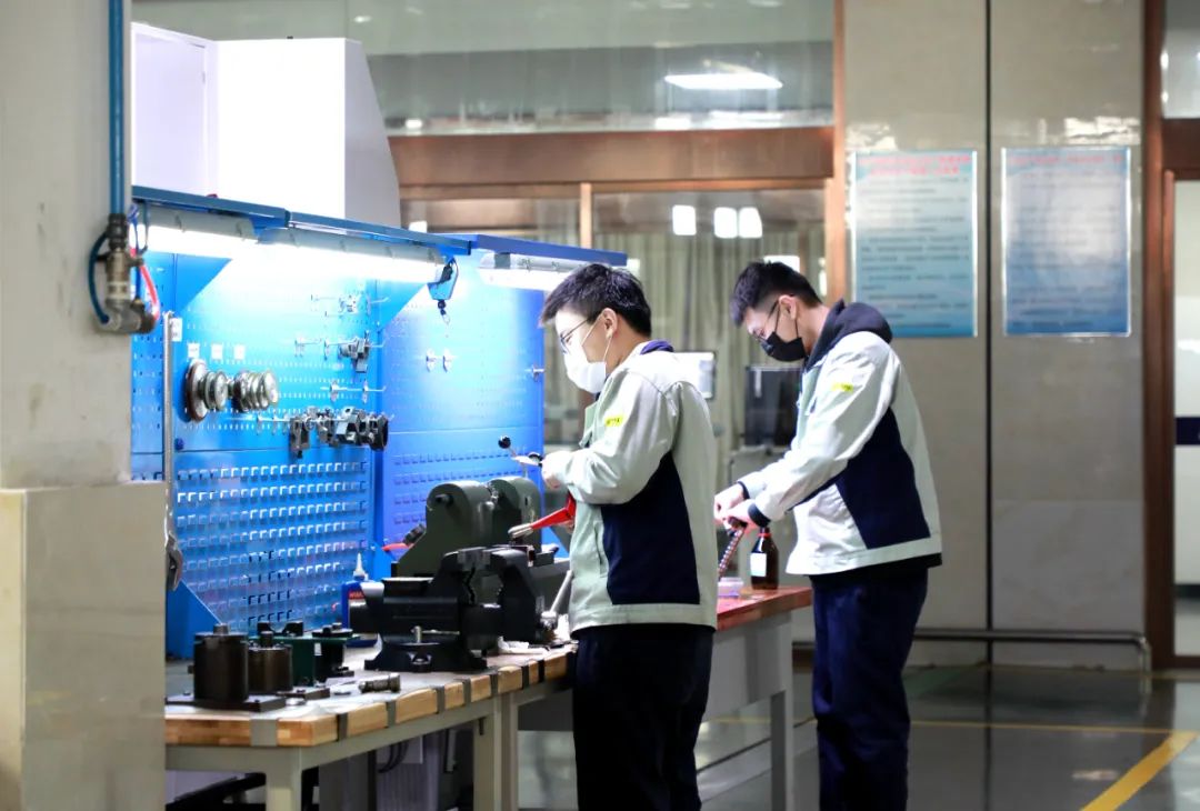 2.5厘米的“小刀”，为什么能卖到2万8？