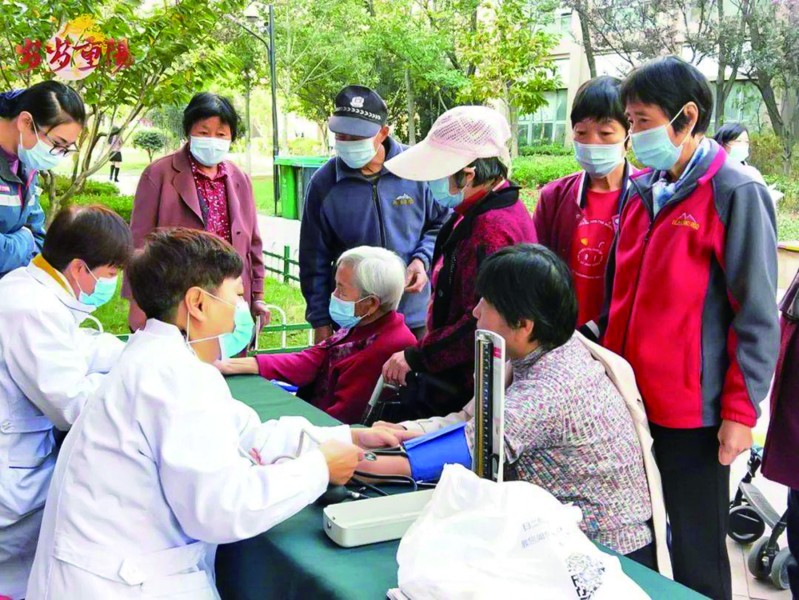 上门洗头、送菜送药……“跨界”养老背后，青岛物业企业有啥幕后故事？