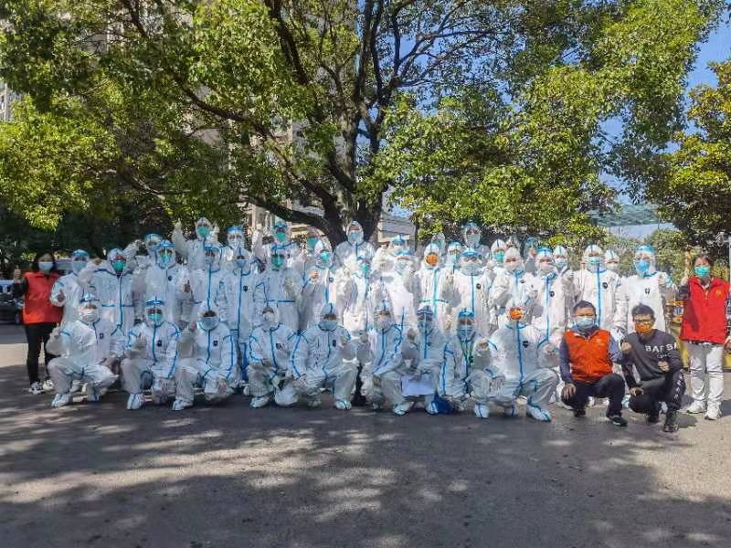 这群红马甲“叫得应”！房屋中介变身“免费跑腿”