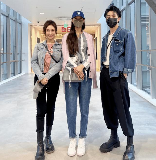 陈冠希秦舒培似平凡小夫妻,陈冠希见面日本女孩