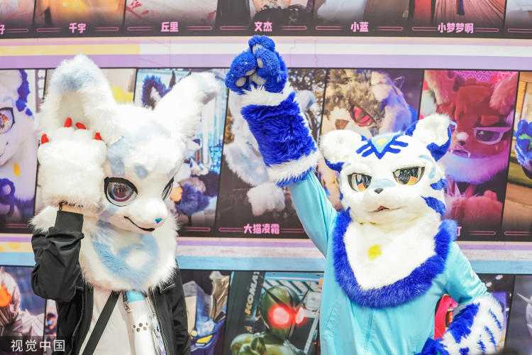 这些00后的账单，让打工人破防