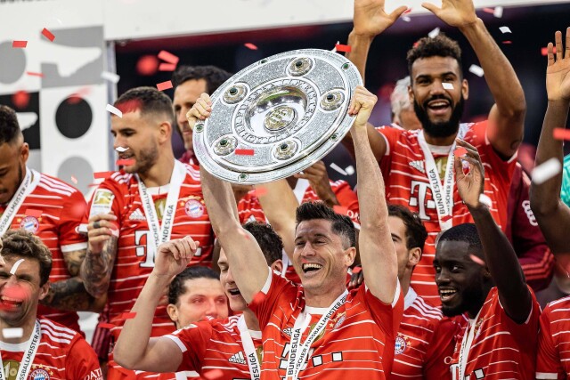 邵佳一中国足球,邵佳一世界杯红牌冤不冤