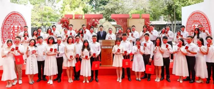 520婚姻登记处欢迎新人前来登记,520新人登记火爆婚姻登记处提醒