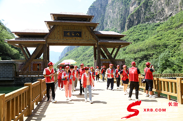 远山如黛近水含烟下一句,远山如黛近水含烟文案