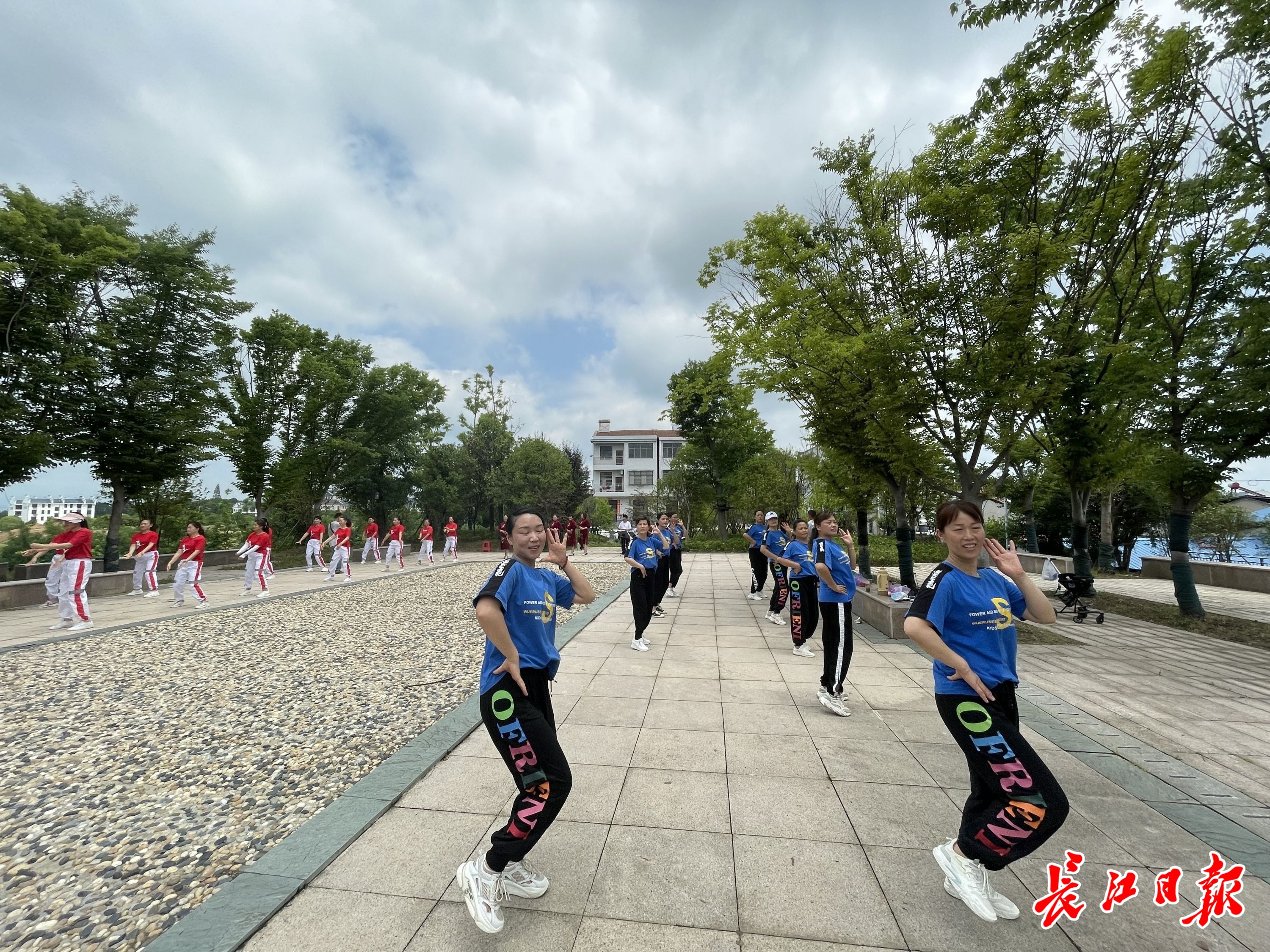 跑腿的帮忙带娃,代送孩子的跑腿服务