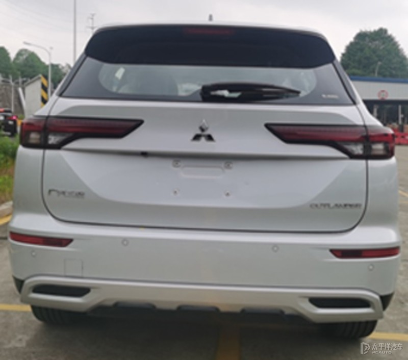 全新哈弗h6混动版,2021款第三代哈弗h6和缤智比较