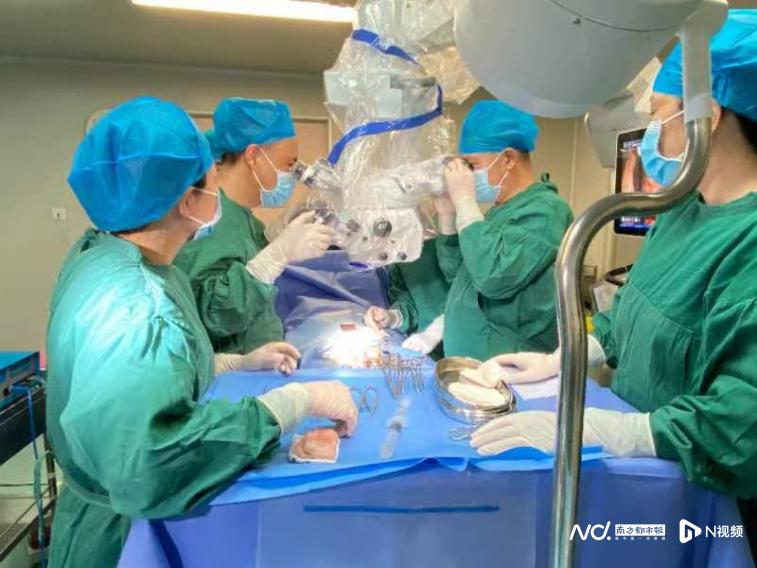 先天性的无精症能取出精子来吗,睾丸病变先天性无精症能生育吗