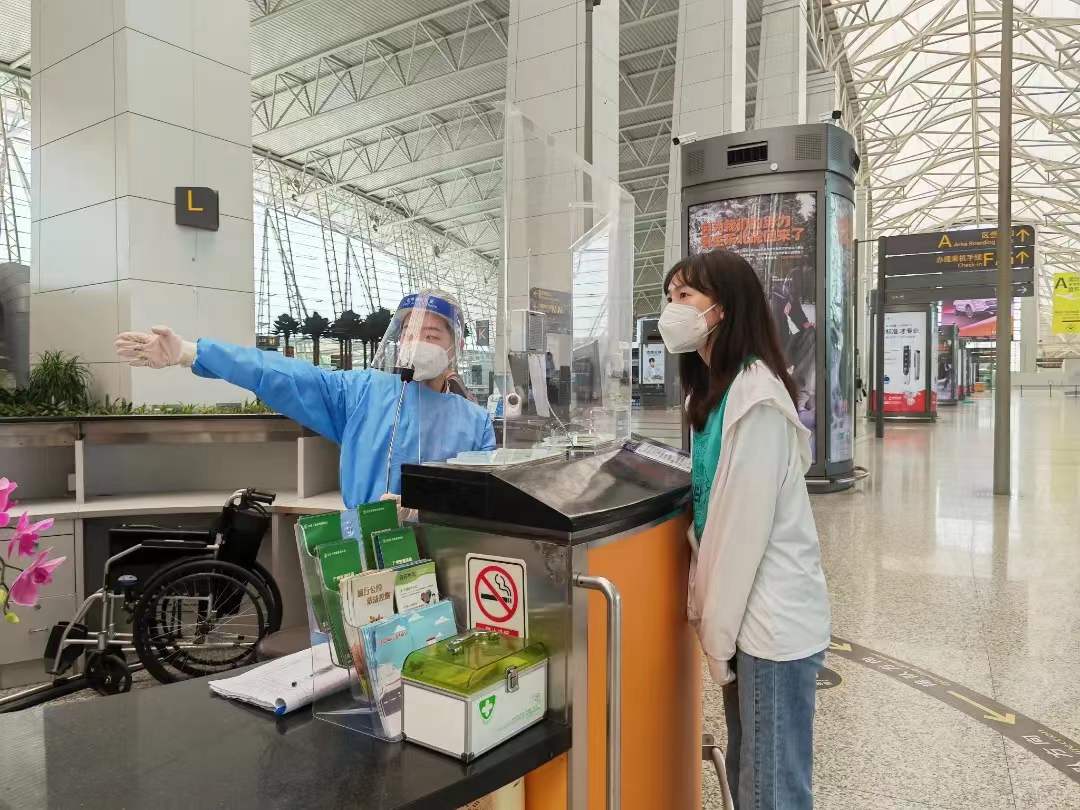 日均旅客量超10万人次，白云机场暑期航班恢复明显