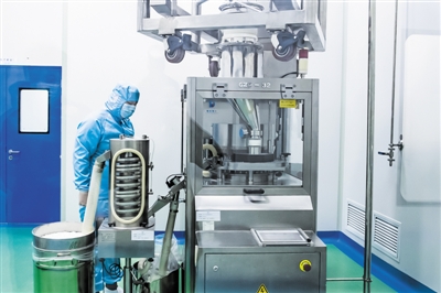 激荡四十年奋进新时代,奋进四十载高歌新时代