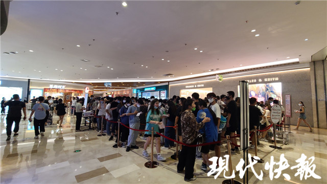 南京茶颜悦色200一杯,南京茶颜悦色首店开业排队200元杯