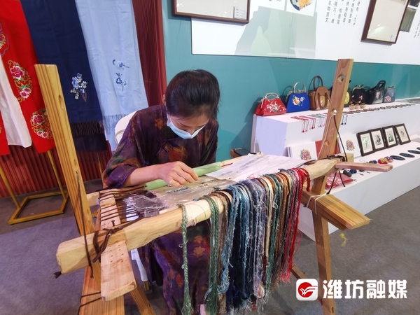 现场“炫技”！您可看仔细喽