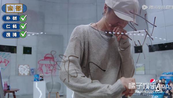 窦唯二女儿窦家媛近照,岳明辉窦佳嫄直播