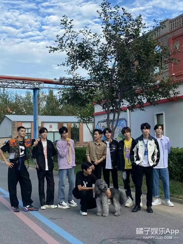 陈都灵短发证件照,陈都灵杨颖合照