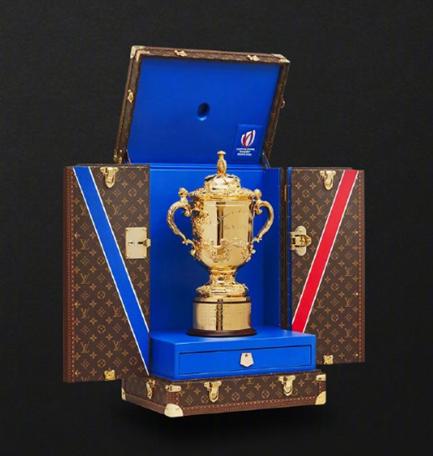 lv赞助总决赛箱子,lv总冠军奖杯