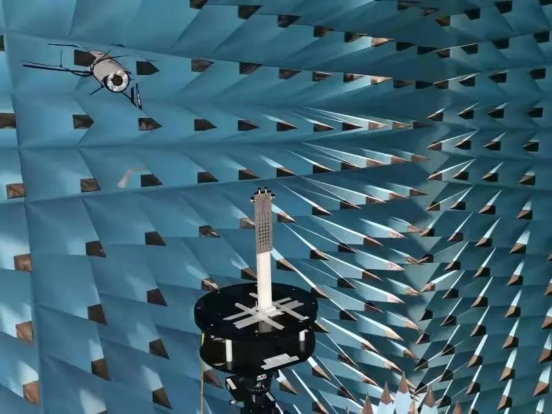 全球领先！何大平团队将纳米级石墨粉打造成石墨烯薄膜