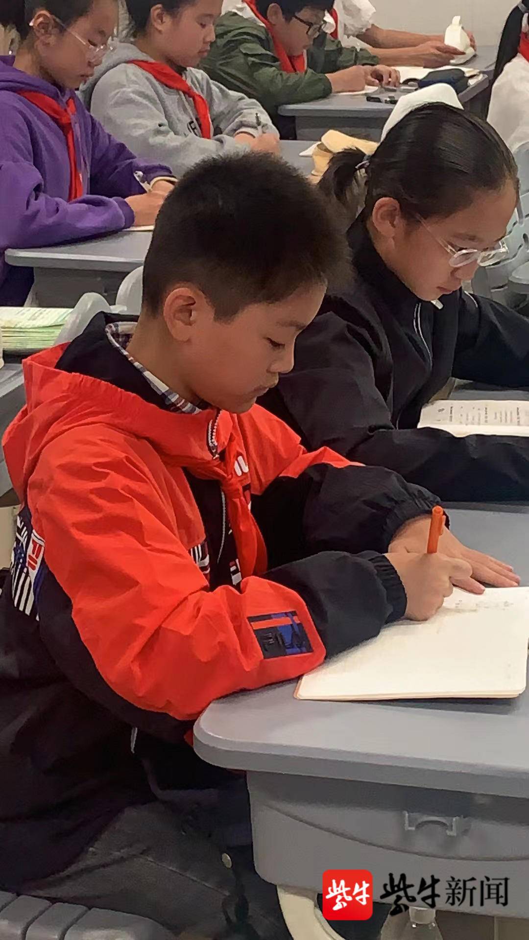 危急关头他镇住了所有大人11岁镇江小学生“教科书式”急救中暑老人