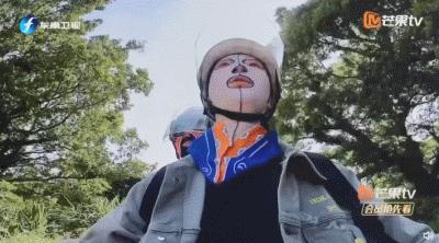 人是越来越红了，精神越来越不“正常”？