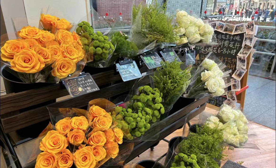 地铁站附近吃喝玩乐,地铁站附近逛街的地方