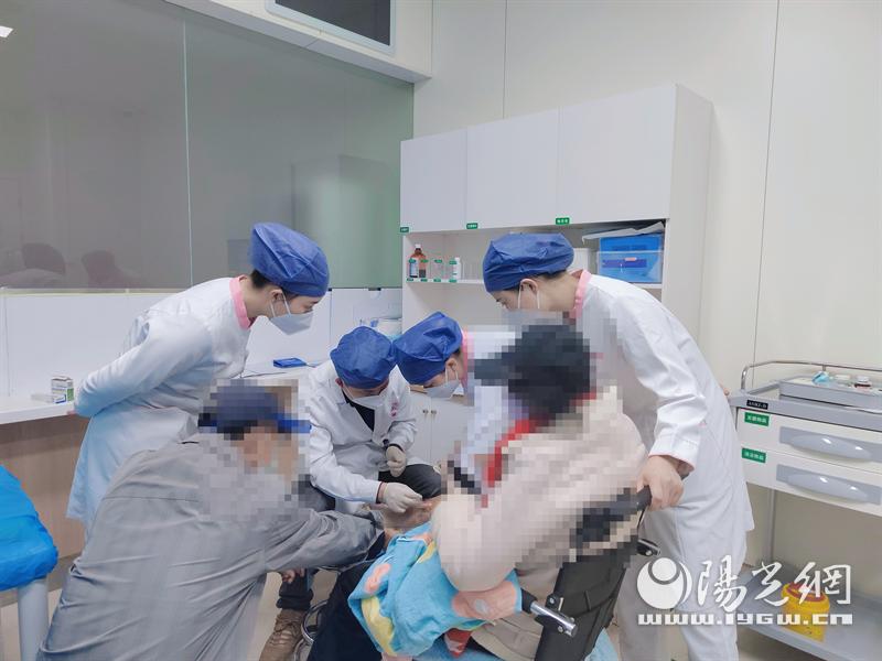 女性红斑狼疮两年了,女孩得红斑狼疮致瘫