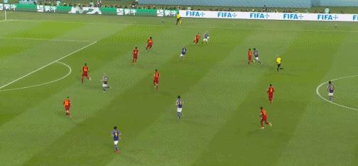 日本足球队傲然挺进16强!孙玉良:靠中国足球“抗日”该有多难?