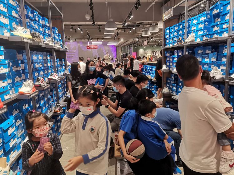 华南城奥特莱斯十元,华南城奥特莱斯2022