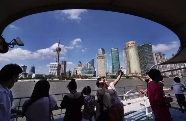 打卡陆家嘴三件套的电梯,打卡陆家嘴三件套叫什么