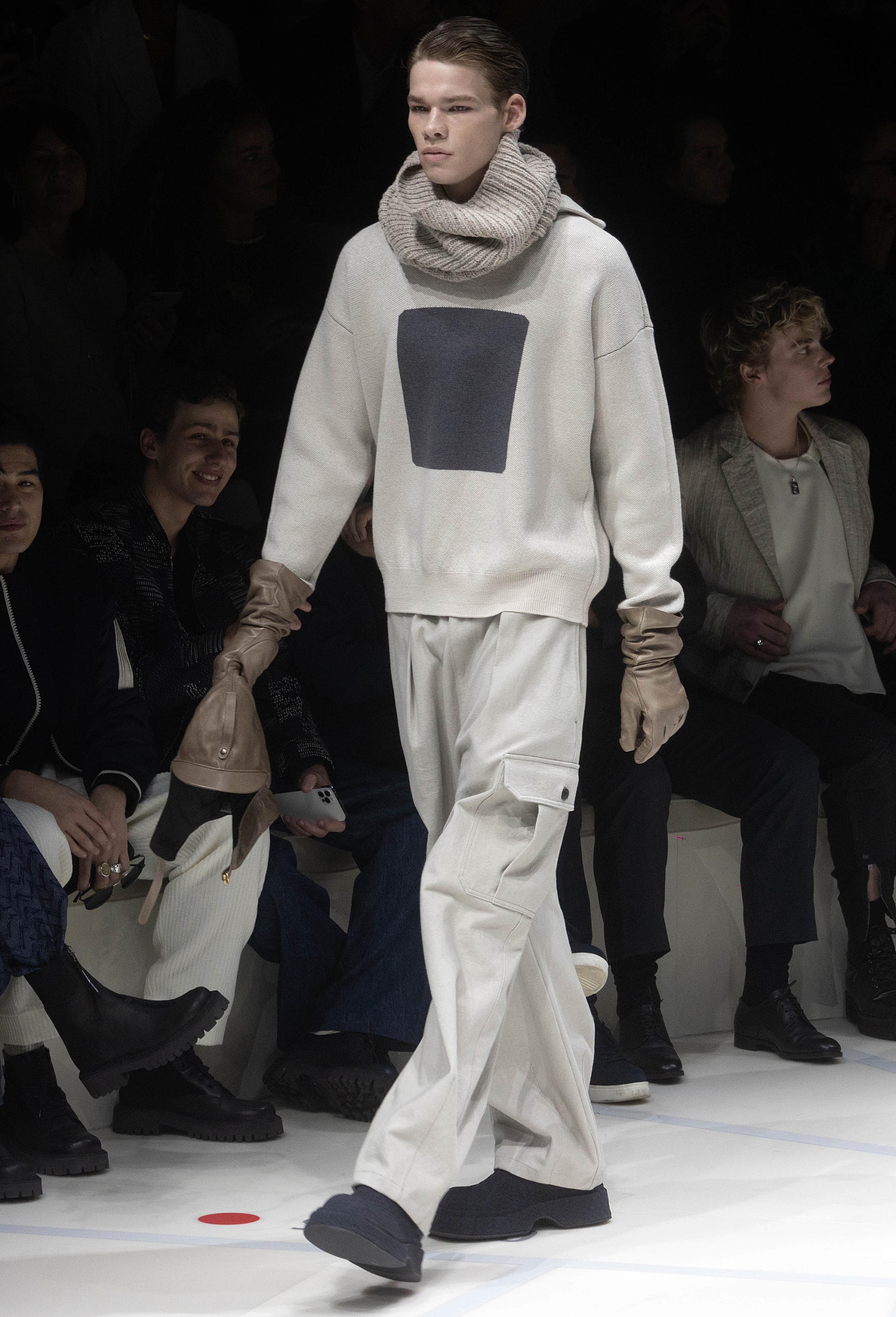 外代二线泰国时装周掠影,米兰男装周菲拉格慕品牌时装秀