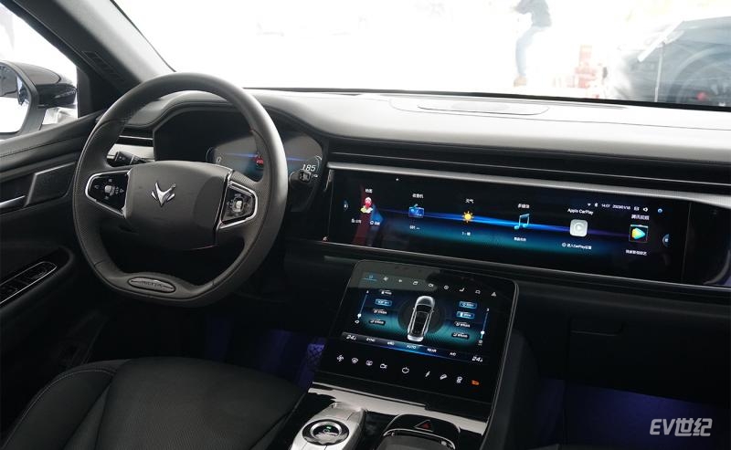 性能不变但细节拉满到店体验极狐阿尔法T国安版车型