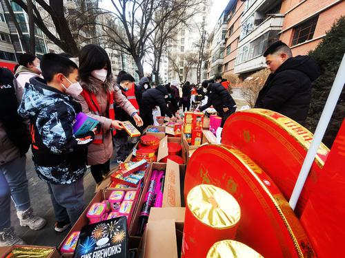 新春走基层定制生产引来八方订单,新春走基层小村网店年货卖得火