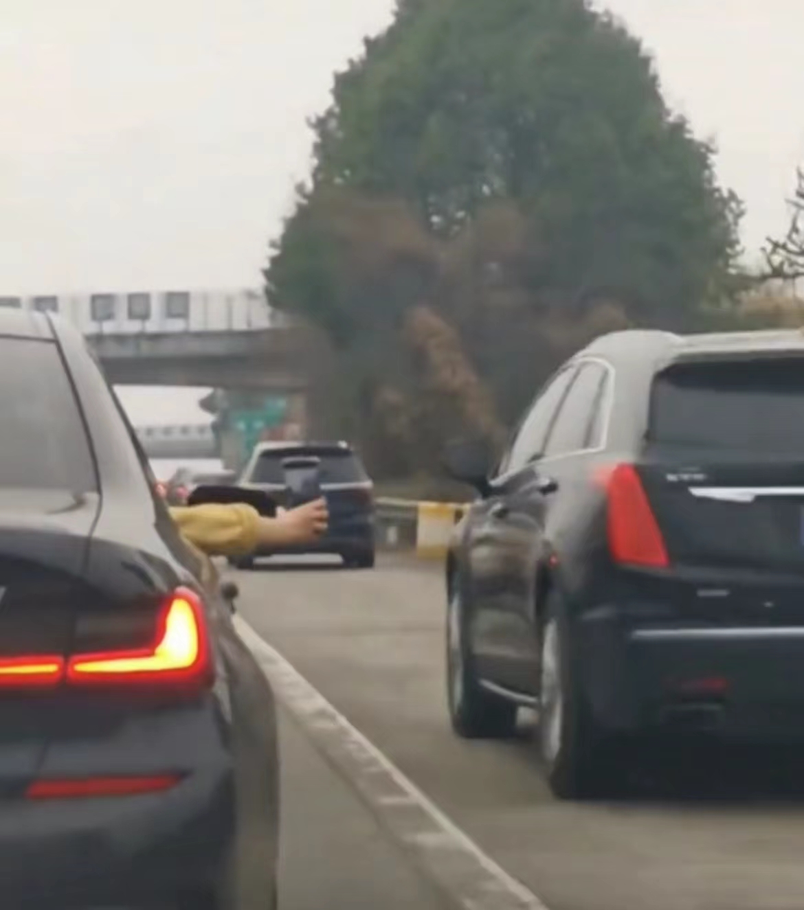 高速拍车走应急车道举报奖励,高速上占用紧急停车道拍视频举报