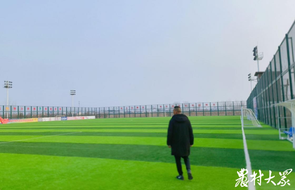 48岁仍驰骋球场、司职边锋，乡村汉子在村超联赛遇见更好的自己