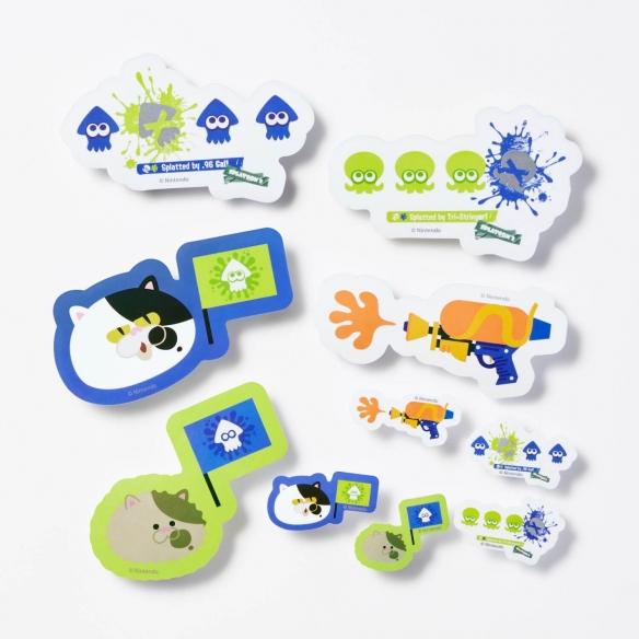 优衣库联动喷射,优衣库联名t恤红色拳头